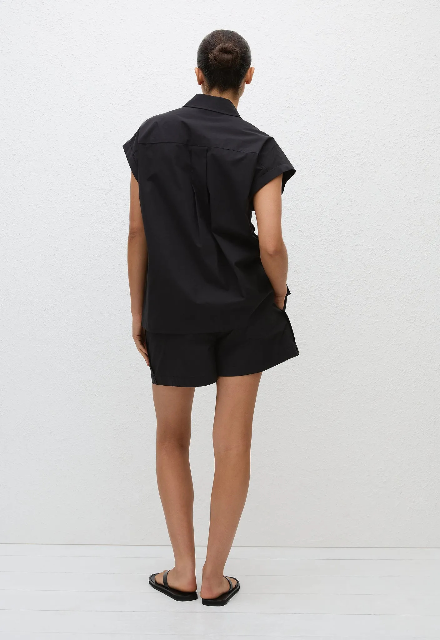 Relaxed Sleeveless Shirt - Black