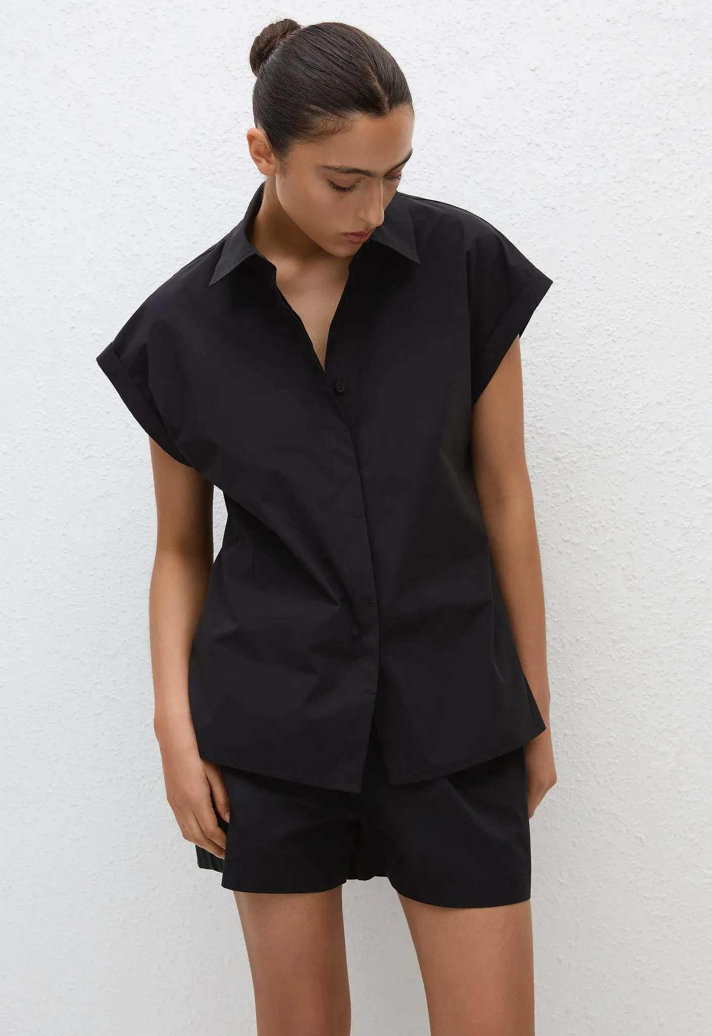 Relaxed Sleeveless Shirt - Black