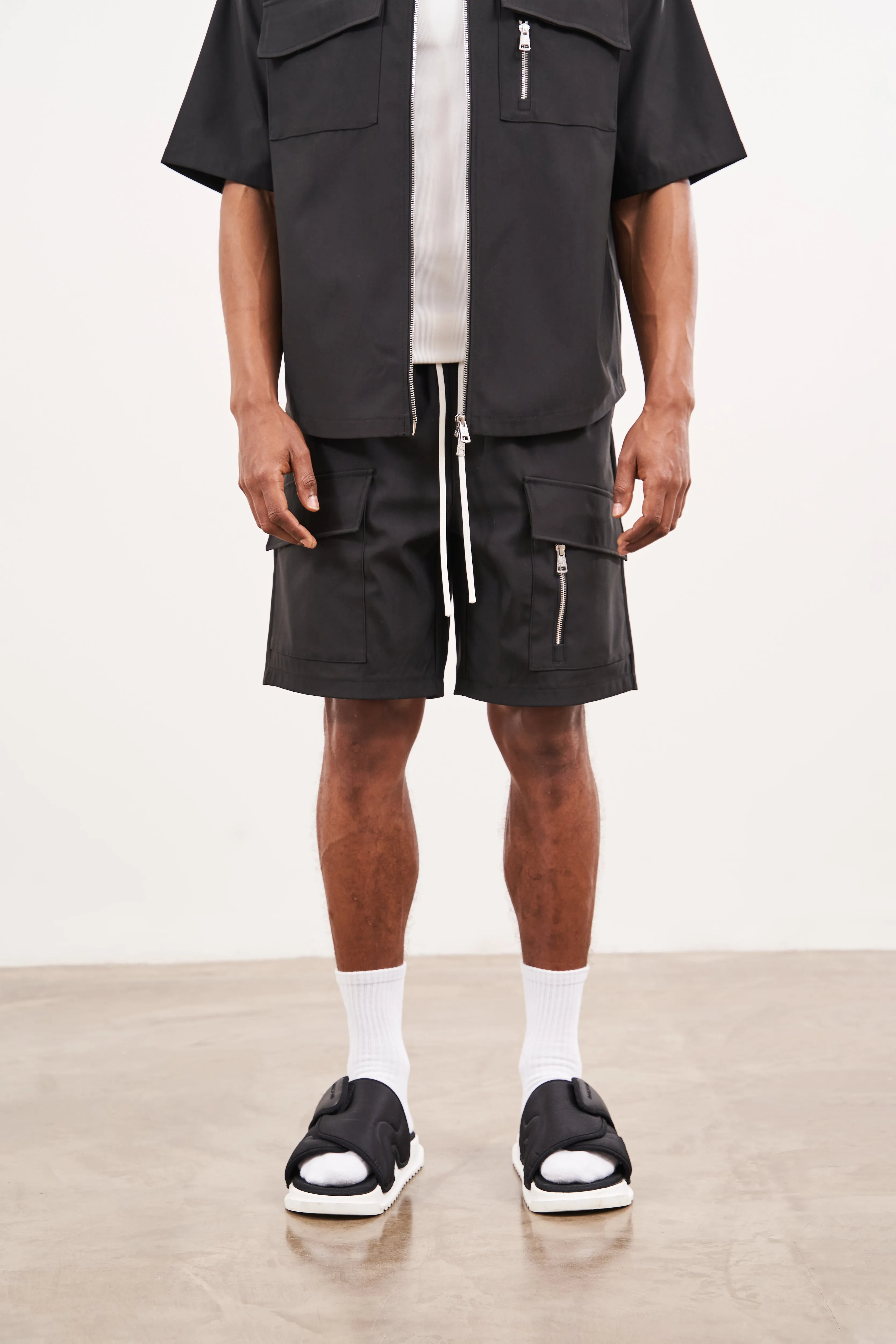 TECHNICAL HEAVYWEIGHT UTILITY SHORTS - BLACK